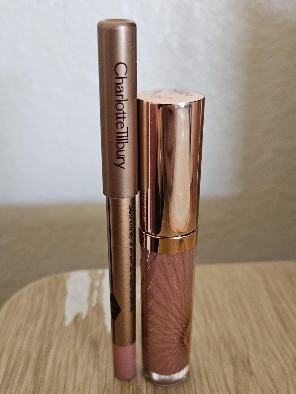 Charlotte Tilbury Lip Gloss And Lip Cheat - Pillow Talk